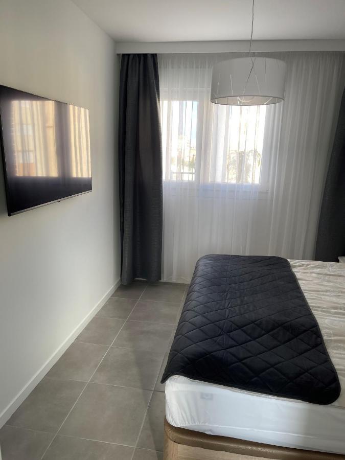 Sunny Apartment In Denia With Outdoor Swimming Pool And Garage Parking Place Included, 300M From The Sandy Beach Extérieur photo