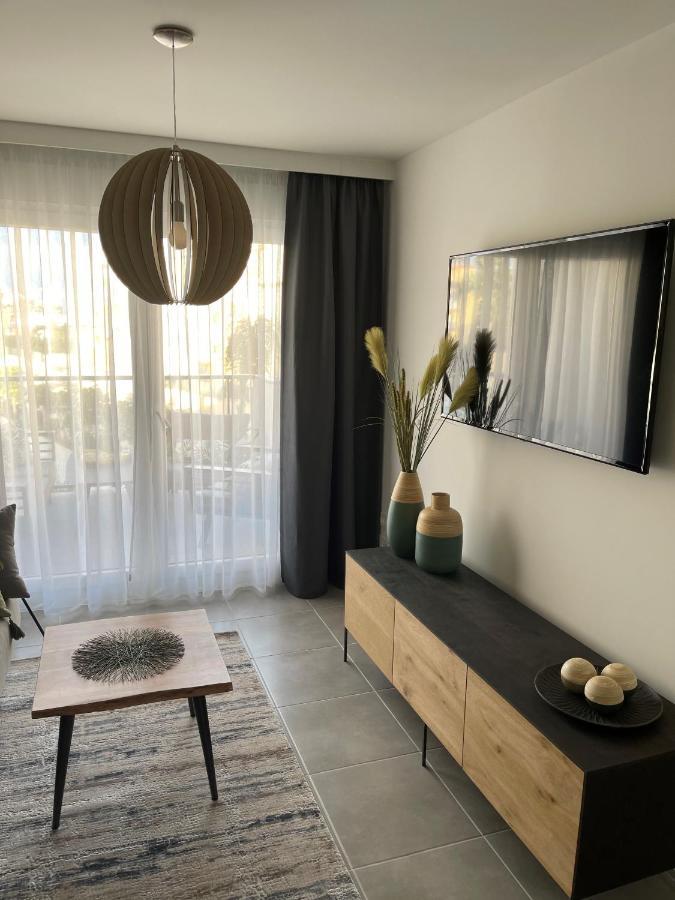 Sunny Apartment In Denia With Outdoor Swimming Pool And Garage Parking Place Included, 300M From The Sandy Beach Extérieur photo